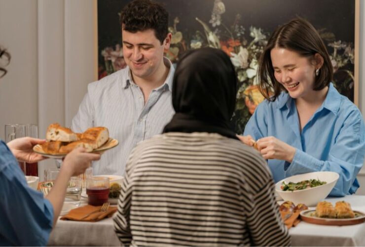 5 Surprising Things Wealthy People Never Spend Money On #beverlyhills #beverlyhillsmagazine #wealthypeople #luxurycars #designerclothes #wealthy