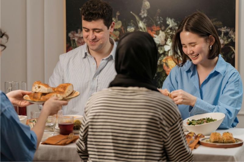 5 Surprising Things Wealthy People Never Spend Money On #beverlyhills #beverlyhillsmagazine #wealthypeople #luxurycars #designerclothes #wealthy