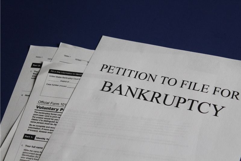 5 Things To Consider Before Filing For Bankruptcy #beverlyhills #beverlyhillsmagazine #bevhillsmag #fileforbankruptcy #financialproblems #financialrelief #studentloans