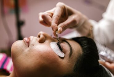 5 Ways the EBL Ultra Tip Tweezer Can Simplify Your Beauty Routine #beverlyhills #beverlyhillsmagazine #beautytool #ultrtiptweezer #beautyroutine #groomingkit