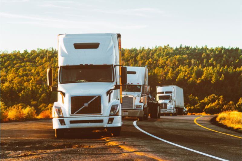 5 Ways to Improve Your Business Fleet Management #beverlyhills #beverlyhillsmagazine #businesssfleetmanagement #vehiclecamerasystem #commercialfleet #routinemaintenance