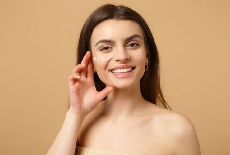5 Ways to Incorporate Collagen Powder into Your Routine #beverlyhills #beverlyhillsmagazine #bevhillsmag #collagenpoweder #benefitsofcollagen #youthfullookingskin #homemadesnack