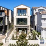 Coastal Luxury Living: Inside a Stunning Modern Beach Home #LuxuryRealEstate #LuxuryHomes #HuntingtonBeach #CoastalLiving #CaliforniaLuxury #OrangeCountyRealEstate #LuxuryLifestyle #DreamHome #ModernLuxury #CoastalHome