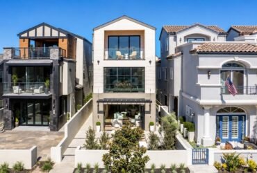 Coastal Luxury Living: Inside a Stunning Modern Beach Home #LuxuryRealEstate #LuxuryHomes #HuntingtonBeach #CoastalLiving #CaliforniaLuxury #OrangeCountyRealEstate #LuxuryLifestyle #DreamHome #ModernLuxury #CoastalHome