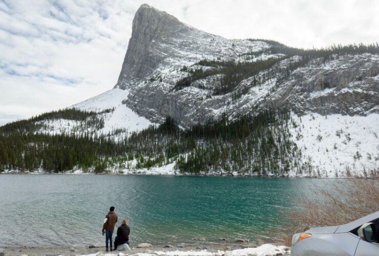 6 Beautiful Travel Destinations For Winter Lovers #beverlyhills #beverlyhillsmagazine #idealdestinations #winterlovers #hiking