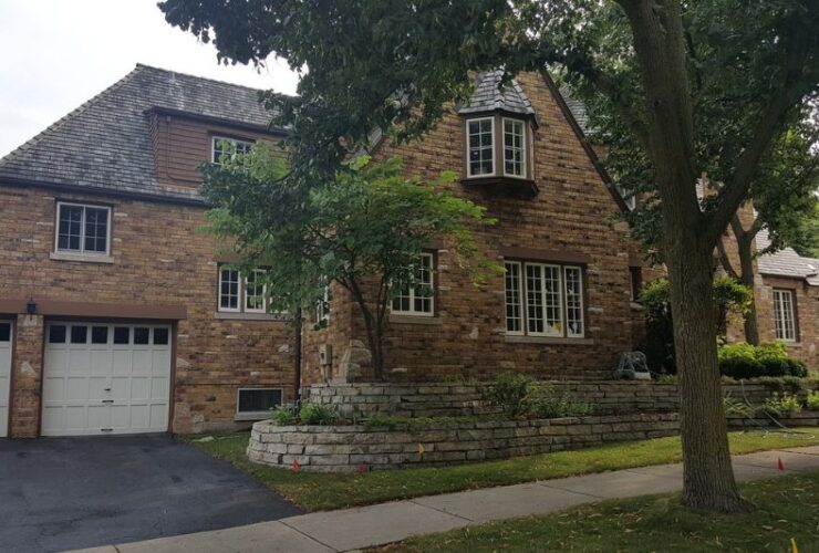 6 Mind-Blowing Home Exterior Renovation Ideas #beverlyhills #beverlyhillsmagazine #homerenovation #minorenhancements #exteriorrenovation #upgradeyourhomeexterior