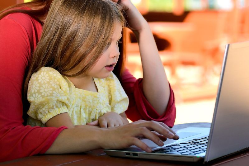 6 Obligations That Should Not Keep You Away From Family Life #beverlyhills #beverlyhillsmagazine #familylife #lifegoal #educationalactivities #nurturethebonds