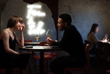 6 Proven Ways to Build Dating Confidence #beverlyhills #beverlyhillsmagazine #datingconfidence #pre-dateroutine #controlyouranxiety #dresstoimpress