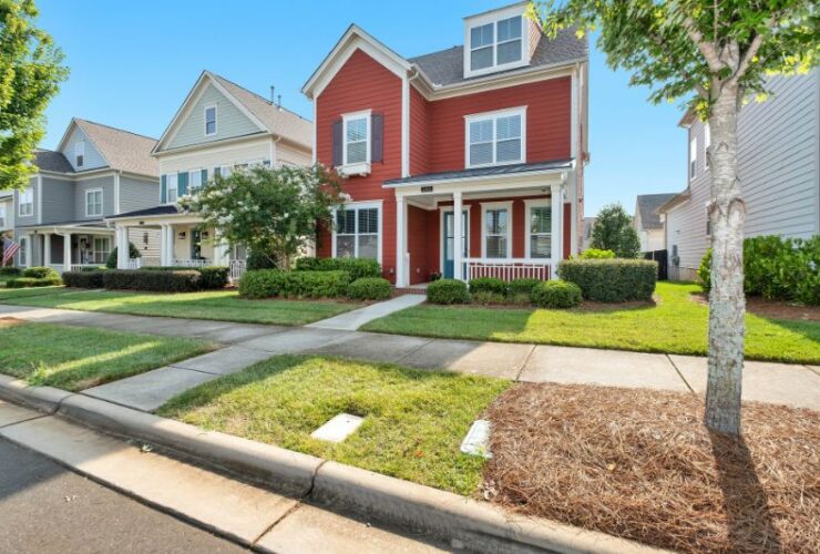  6 Reasons Why ADUs Should Be Considered #beverlyhills #beverlyhillsmagazine #accessorydwellingunits #adus #primaryresidence #pedramzohrevand #benefitsofhomeowners