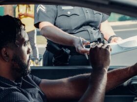 6 Reasons Why People Lose Their Drivers License #beverlyhills #beverlyhillsmagazine #bevhillsmag #driver'slicenses #suspendedlicense #trafficcourt