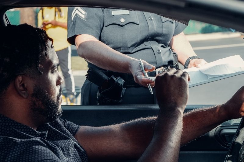 6 Reasons Why People Lose Their Drivers License #beverlyhills #beverlyhillsmagazine #bevhillsmag #driver'slicenses #suspendedlicense #trafficcourt