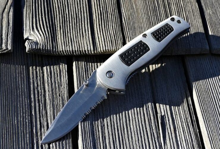 6 Useful Items Everyone Should Have On Them #beverlyhills #beverlyhillsmagazine #bevhillsmag #pocketknife #usefulitems #idealaccessories