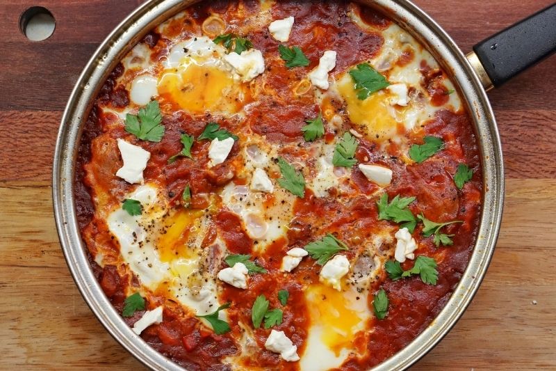 6 Ways To Get More Out of a Weekly Meal Plan #beverlyhills #beverlyhillsmagazine #bevhillsmag #essentialingredients #preparefood #mealplan #recipes