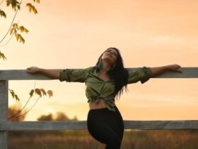 6 Ways to Dress Up Your Outfit #beverlyhills #beverlyhillsmagazine #bevhillsmag #fashionandstyle #outfit #dressupoutfit #elegantjewelry