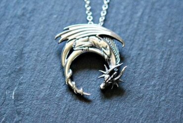 Beverly Hills Magazine 6 thoughtful gift for her this valentine's dragon necklace
