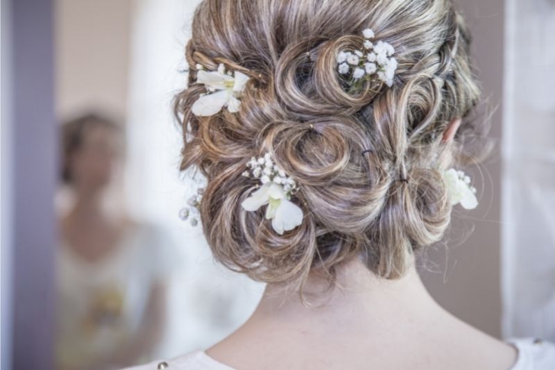 7 Hairstyle Inspos For The Special Engagement Day #beverlyhills #beverlyhillsmagazine #bevhillsmag #engagementday #hairstyleinspos #hairstyle