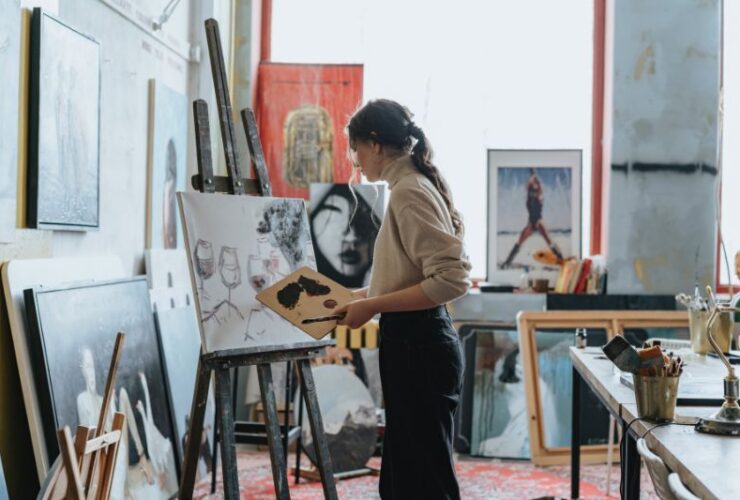 7 Ideas On How To Express Yourself Through Art #beverlyhills #beverlyhillsmagazine #expressyourselfthroughart #relaxyourmind #expressyourcreativity