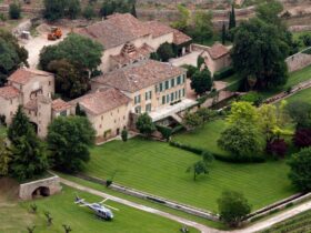 7 Luxury Homes in France Owned By Celebrities #beverlyhills #beverlyhillsmagazine #marvelofluxury #beautifulcity #famouscelebrities #luxuryhomes #celebritiesinfrance