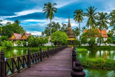 7 Luxury Travel Destinations #LuxuryTravel #LuxuryTravelDestinations #LuxuryLifestyle #TravelInStyle #LuxuryGetaways