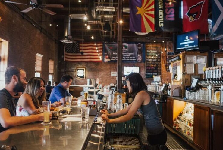 7 Tips To Attract More Customers To Your Bar:#beverlyhills #beverlyhillsmagazine #bar #runningabar #business #attractingcustomers #successfulbusiness #club #barbusiness #businessmanagement