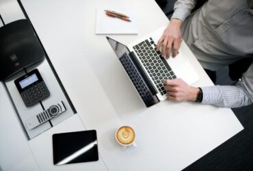 7 Tips To Help Your Business Grow This Decade #beverlyhills #beverlyhillsmagaine #bevhillsmag #businessfacebookpage #businessmarketing #entrepreneur #multiplemarketingchannel #targetaudience