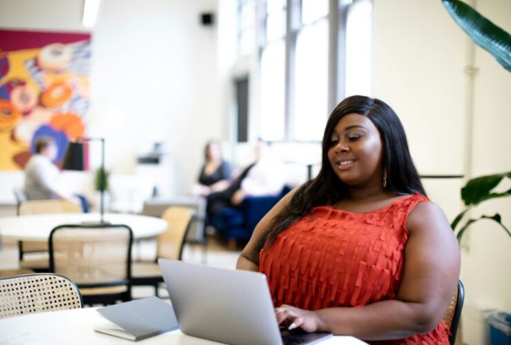 7 Tips for Building Confidence as a Plus-Size College Student #beverlyhills #beverlyhillsmagazine #personalgoals #plus-sizecollegestudent #buildconfidence #collegejourney