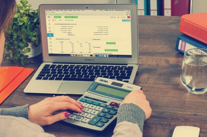 7 Tips for Choosing the Right Accountant for Your Law Firm #beverlyhills #beverlyhillsmagazine #accountingneeds #manageyourfinances #hireanaccountant #choosinganaccountant #lawfirm