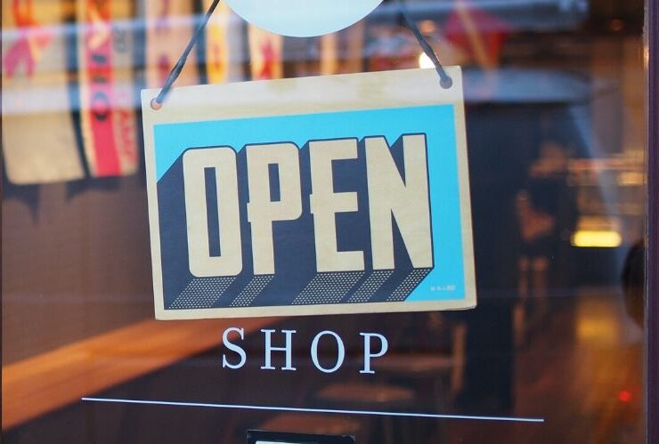 7 Tips to Help You Shop a Little Smarter #shop #shopping