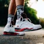 7 Useful Tips for Shoe Buyers with Wide Feet #beverlyhills #beverlyhillsmagazine #bevhillsmag #widefeet #widefoot #buyingshoes #typesofshoes #shoecompanies