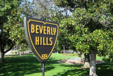 7 Ways to Make Your Beverly Hills Home More Welcoming #beverlyhills #beverlyhillsmagazine #beverlyhillshome #styleandcomfort #beautifuloutdoorspaces #qualityfurnishing #interiordesign