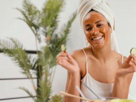 8 Celebrity Skincare Tips #beverlyhills #beverlyhillsmagazine #facemoisturizer #healthyskin #facemassage #makeuproutine #skincaretips