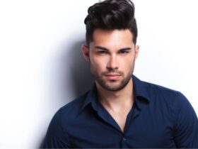 9 Celebrities Who Wore Navy Blue With Flair #beverlyhills #beverlyhillsmagazine #navyblue #celebrities #navydress #navyblueshirts #celebrities