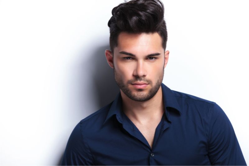 9 Celebrities Who Wore Navy Blue With Flair #beverlyhills #beverlyhillsmagazine #navyblue #celebrities #navydress #navyblueshirts #celebrities