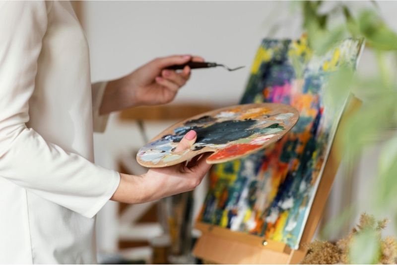 9 Relaxing Hobbies To Improve Your Well Being #beverlyhills #beverlyhillsmagazine #relaxinghobbies #hobby #wasterulhobbies #qualityclothing