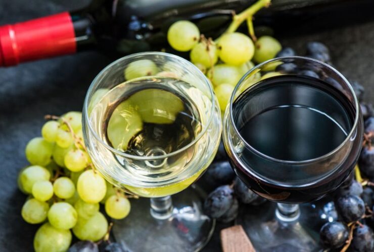 A Beginner's Guide to Summer Wines #beverlyhills #beverlyhillsmagazine #summerwines #summerdishes #summermeal #foodpairing #winepairing