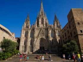 A Complete Guide to the Cathedral of Barcelona #beverlyhills #beverlyhillsmagazine #visitingthecathedralofbarcelona #touristseason #must-visitdestinations #beautifullandmark