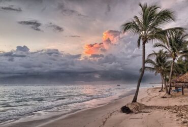 A Guide On How To Decide A Vacation Location #beverlyhills #beverlyhillsmagazine #bevhillsmag #vacation #choosingvacation #destination #traveling #affordableaccommodations
