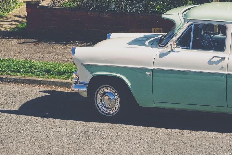 A Guide To Owning & Showing A Classic Vintage Motorcar #beverlyhillsmagazine #beverlyhills #bevhillsmag #vintagecar #classiccar #vintagemotorcar #classicvintagemotorcar