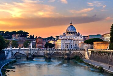 A Travel Guide For Visiting Rome, Italy #beverlyhillsmagazine #vatican #touristdestination #visitrome #historiccity