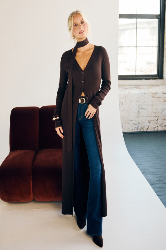 Abercrombie & Fitch: Effortless, Trendy Style #AbercrombieAndFitch, #BraFreeCollection, #TrendyFashion, #SustainableStyle, #WeeklyDrop, #ModernClassics, #ChicApparel, #BevHillsMag, #BeverlyHills, #BeverlyHillsMagazine