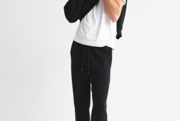 Abercrombie & Fitch: Effortless, Trendy Style #AbercrombieAndFitch, #BraFreeCollection, #TrendyFashion, #SustainableStyle, #WeeklyDrop, #ModernClassics, #ChicApparel, #BevHillsMag, #BeverlyHills, #BeverlyHillsMagazine