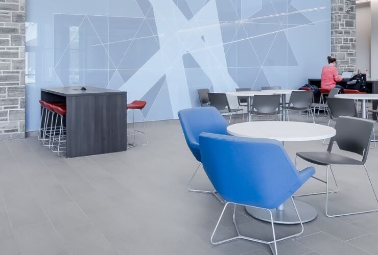 Acrylic Furniture: The Latest Trend in Transparent Acrylic Chairs Design #beverlyhills #beverlyhillsmagazine #modernhome #acrylicfurniture #declutteryourhome #acrylicproducts