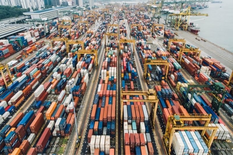 All There Is To Know About Intermodal Transport Container Carriers #shippingcompany #shippingterminals #containershipment #shippingcarriers #businesssupplychain #shippingcompany #bevhillsmag #beverlyhills #beverlyhillsmagazine