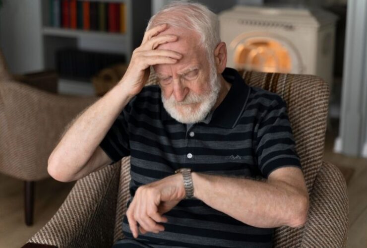 Alzheimer's Disease: Causes And Symptoms #beverlyhills #beverlyhillsmagazine #bevhillsmag #Alzheimer's #Dementia #centralnervoussystem #memoryloss #mentalhealth