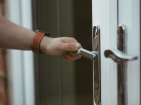 Arco Lock and Security: Your Trusted Guardian in an Insecure World #securitysystems #ArcoLockandsecurity #beverlyhills #beverlyhillsamagazine #keyprogramming #securitysolutions