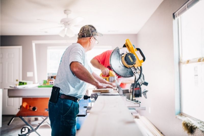 Awesome Ways of Remodeling Your House On A Budget #beverlyhills #beverlyhillsmagazine #bevhillsmag #remodelingyourhouse #designchanges #upgradeyourhouse #luxuriouscolor