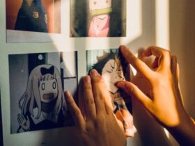 Best Gift Ideas For Anime Lovers #beverlyhills #beverlyhillsmagazine #animelovers #bestgiftideas #onlineposters #customt-shirt #favoriteanime #animebag #printing #bevhillsmag