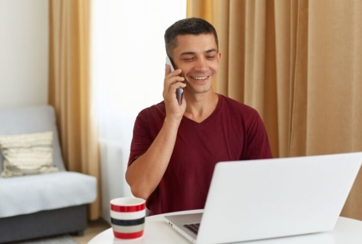 Best Topics for Online Conversations with Girls #beverlyhills #beverlyhillsmagazine #bevhillsmag #onlineconversations #topicofconversations #topicofdialogue #singleladies