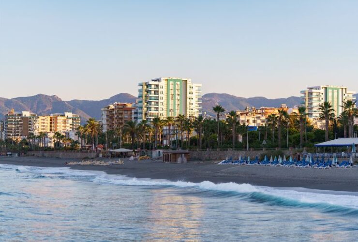 Beverly Hills Price Tag? Where to Live When You Work in the 90210 #beverlyhills #beverlyhillsmagazine #beverlyhillspricetag #beautiflubeaches #lifestyle #luxury