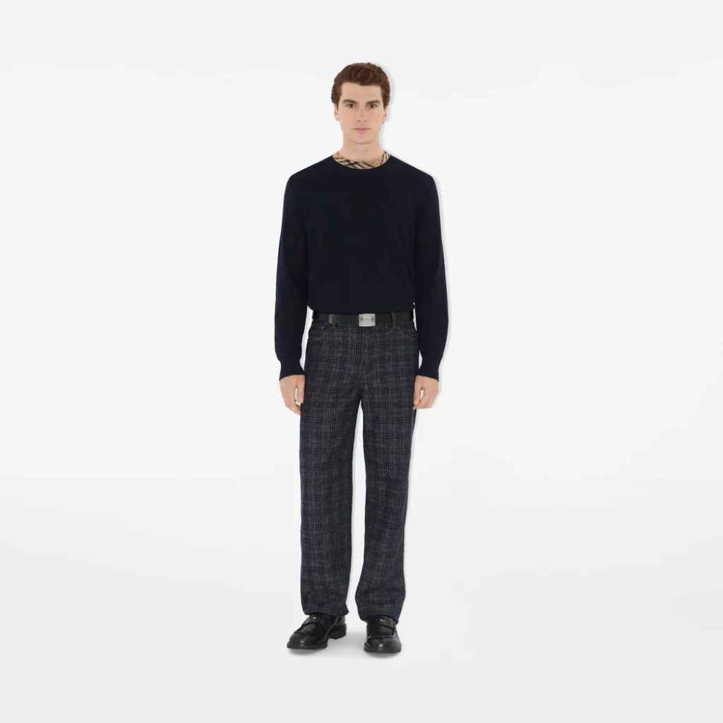 Burberry: Timeless Fashion with Bristish Elegance #BevHillsMag, #BeverlyHills, #BeverlyHillsMagazine, #Burberry, #LuxuryFashion, #ModernStyle, #ShopFashionOnline, #FashionForWomen, #IconicStyle, #BritishLuxury